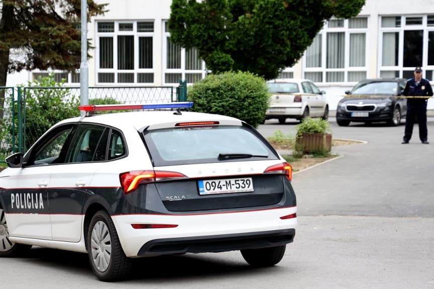 Több tucat gyermeket találtak egy boszniai házban