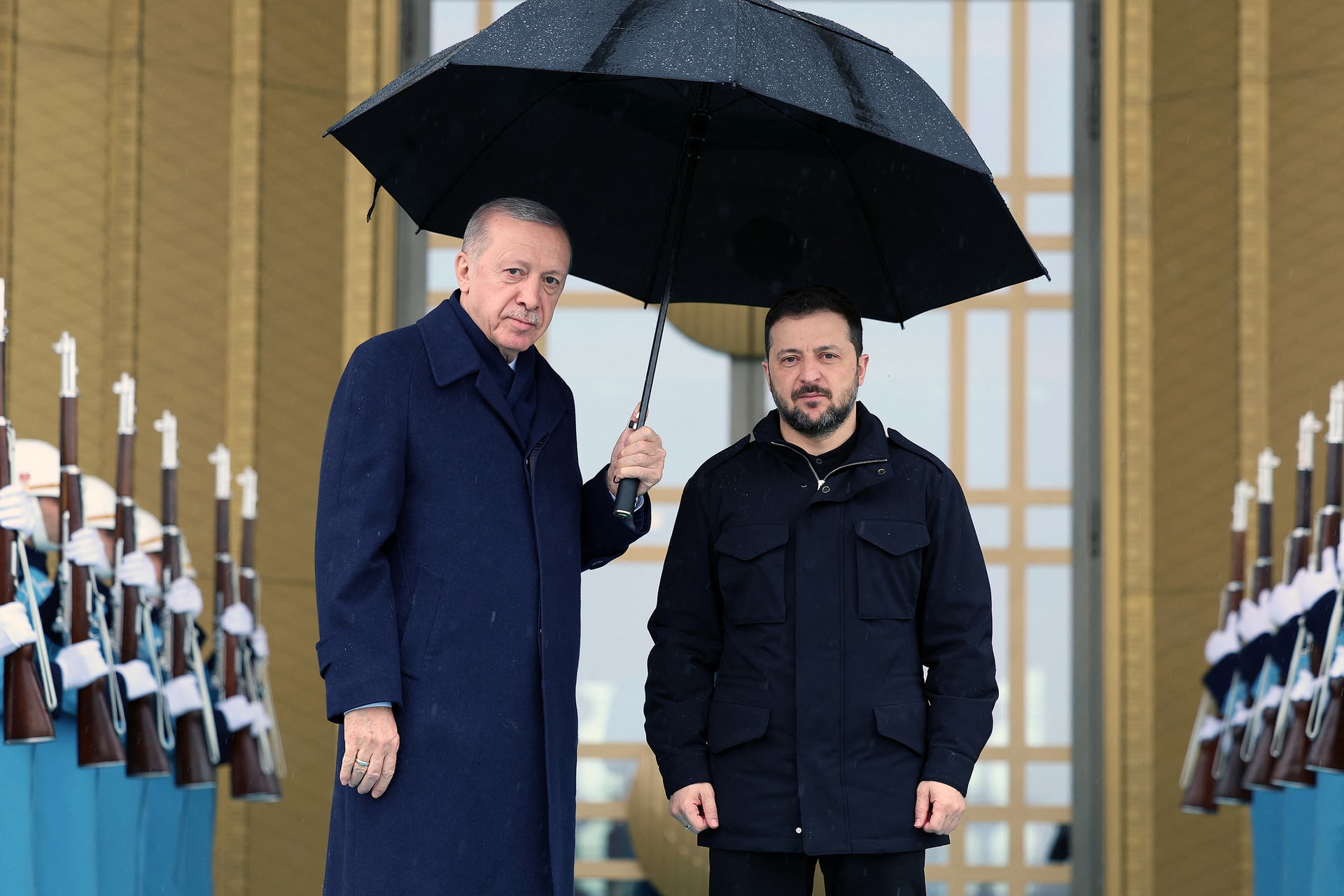 Zelenszkij úgy döntött, hogy „Erdogan esernyője alá bújik”