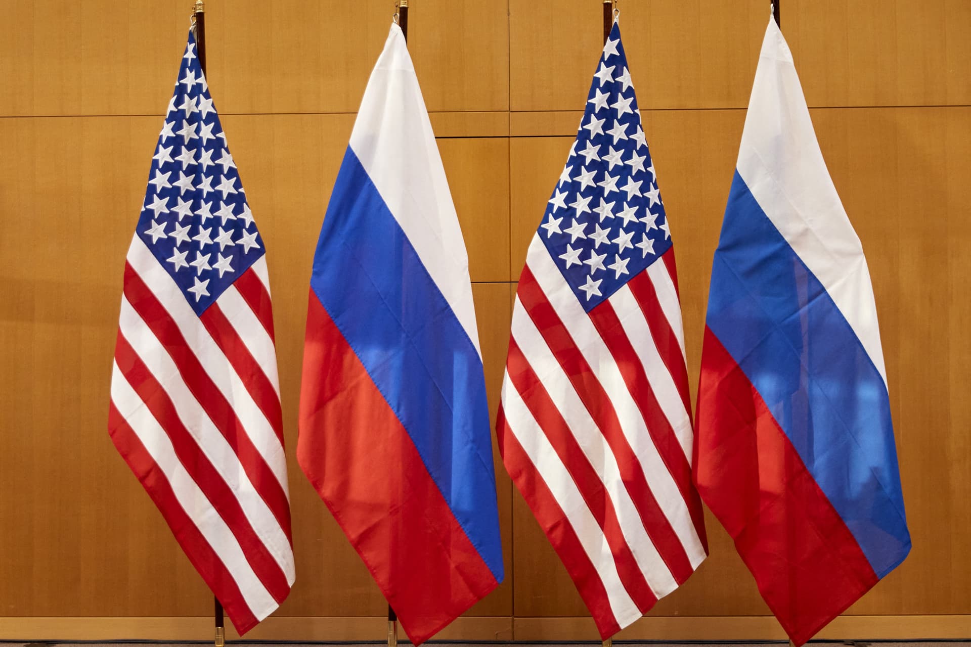 Peszkov elárulta, mit jelent majd az orosz-amerikai kapcsolatok normalizálása