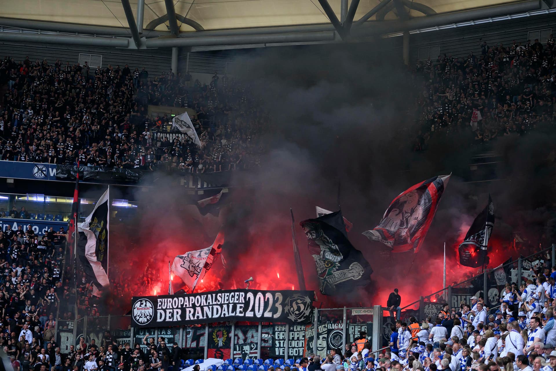 Ezeket a csapatokat büntette meg az UEFA