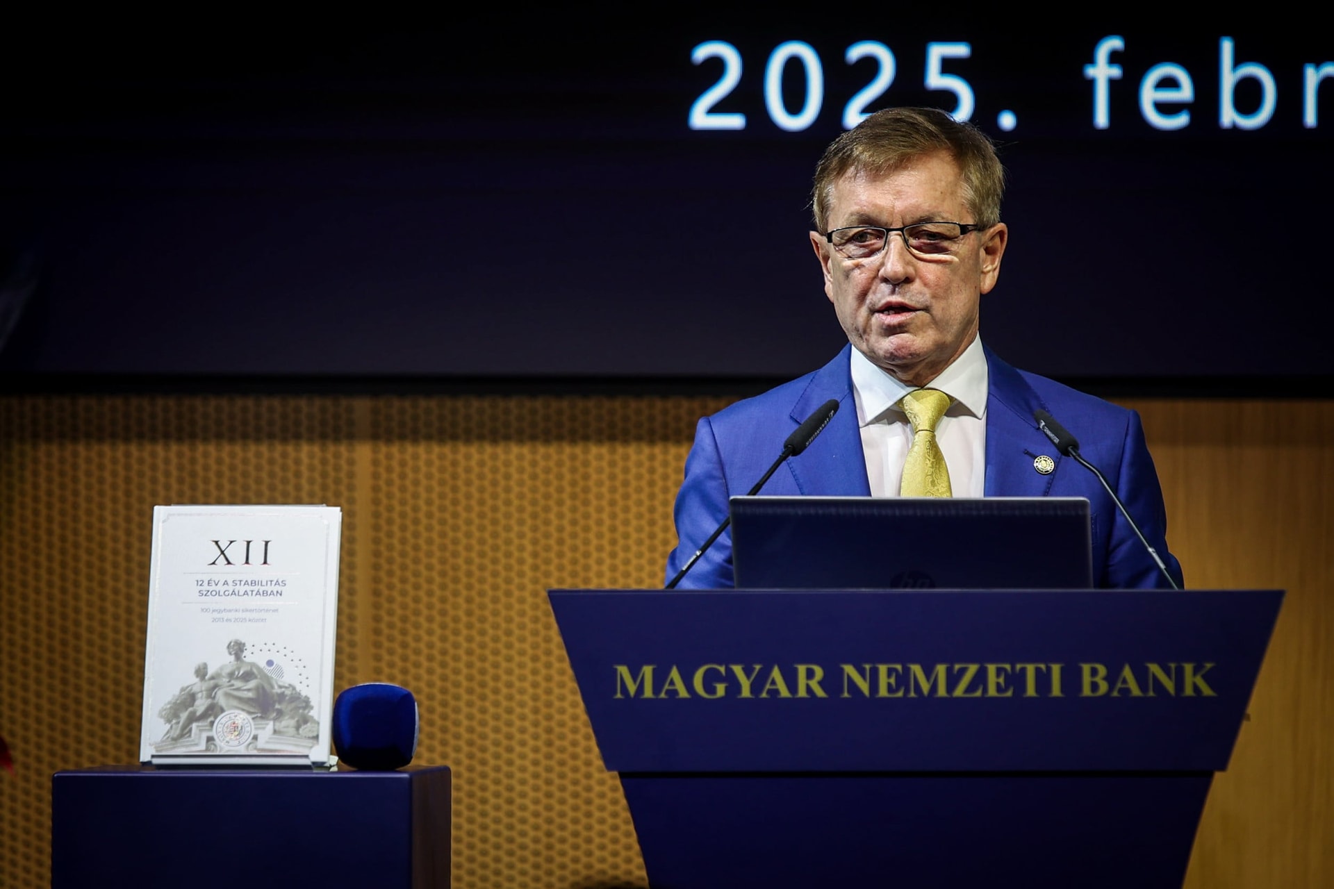Matolcsy Györgyöt és Varga Mihályt idézte be következő ülésére az MNB-vizsgálóbizottság