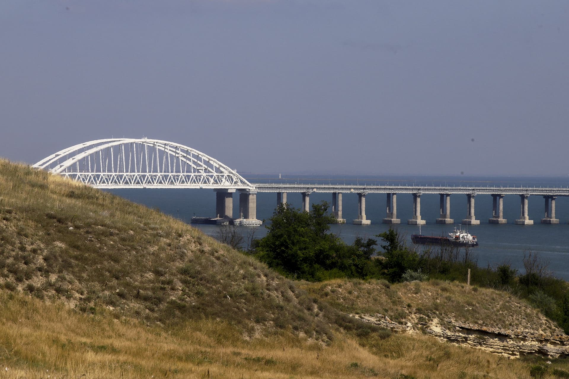 Újabb támadás a Krími híd ellen?