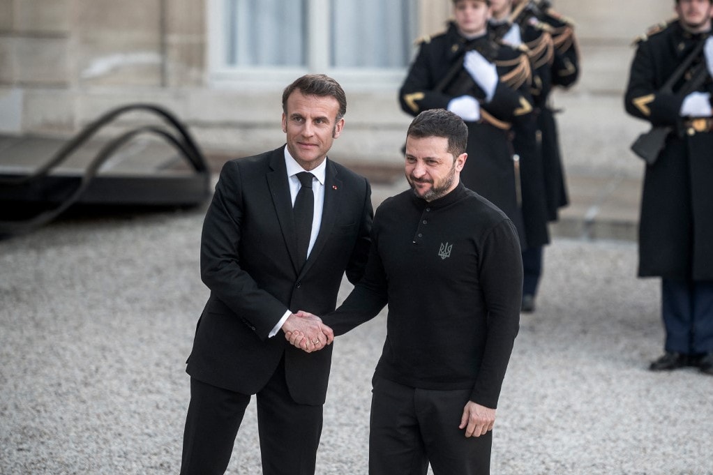 Macron a tűzszünetről beszélt