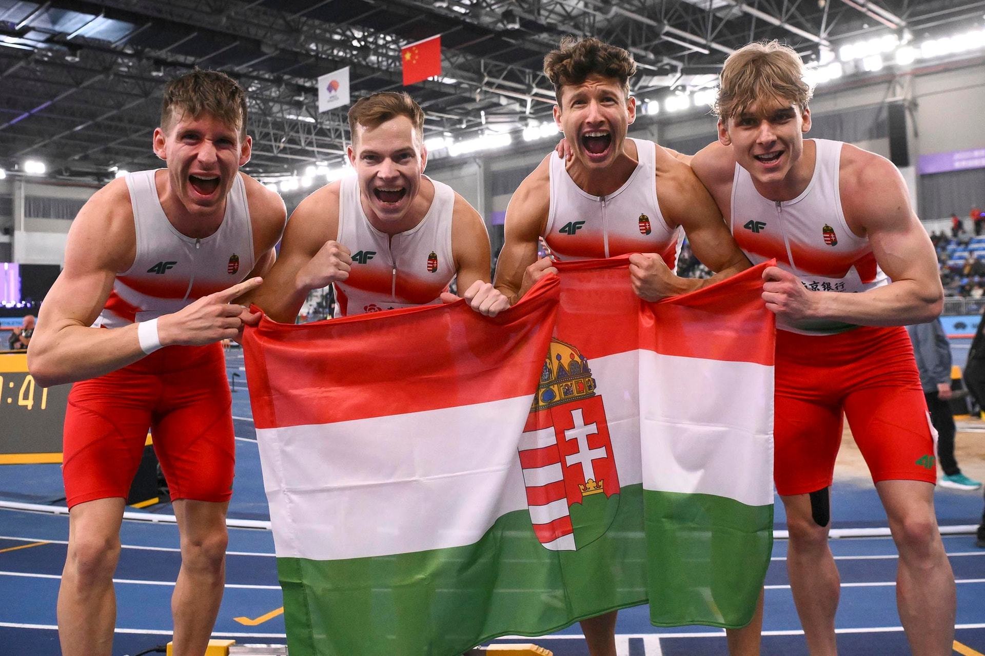 Bronzérmes a magyar férfi 4x400 méteres váltó