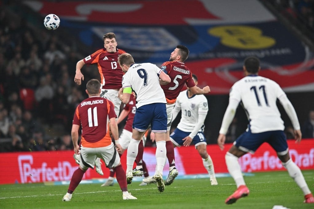 Kane megint betalált, Anglia kiütötte a letteket