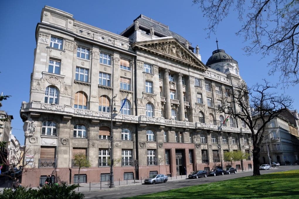 Felmentették az NKOH és az NRÜ vezetőjét