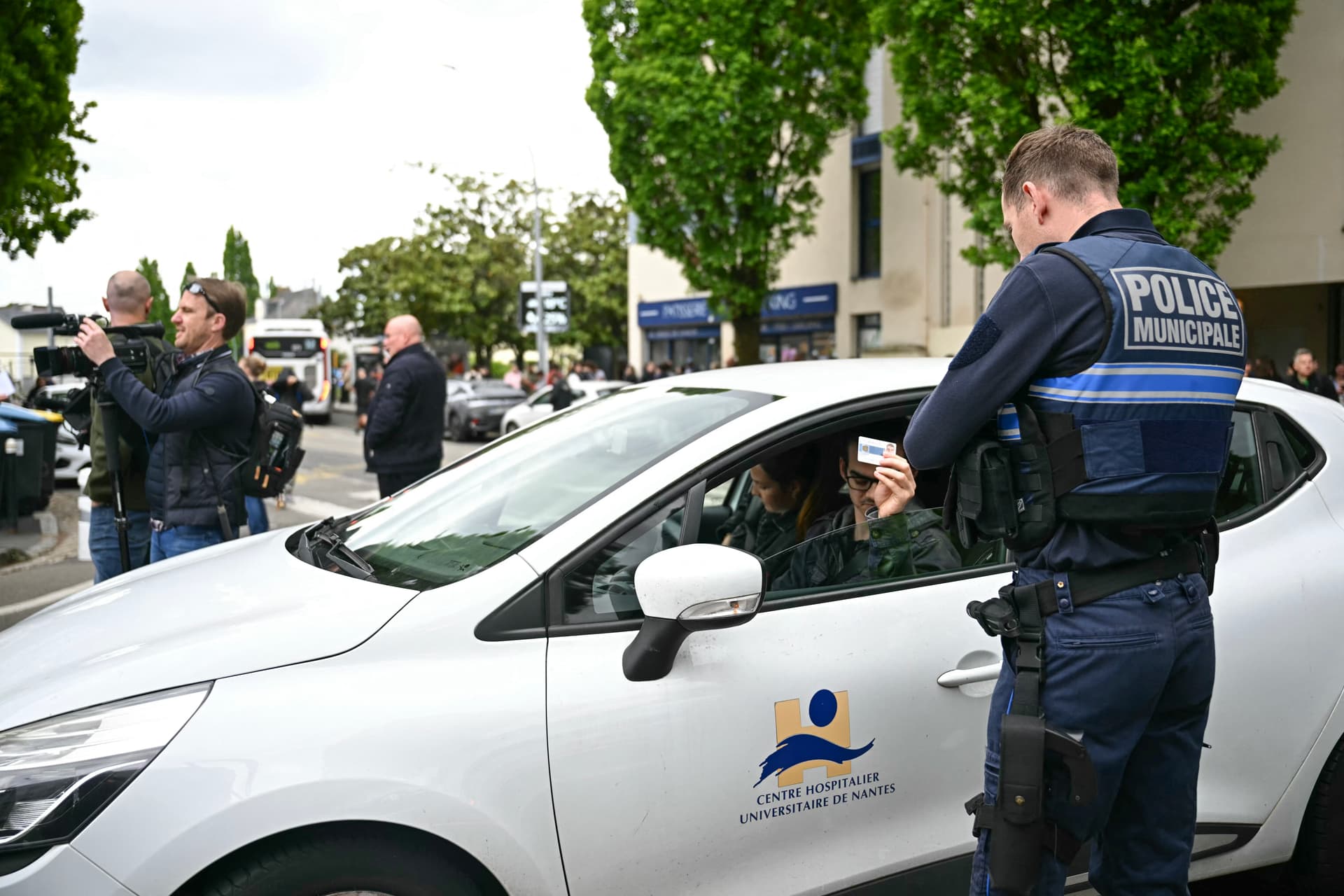 Késelés egy francia középiskolában