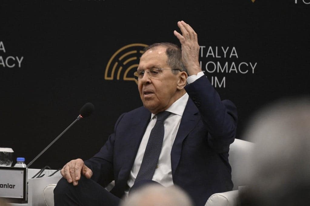 Lavrov szánalmasnak nevezte Zelenszkijt