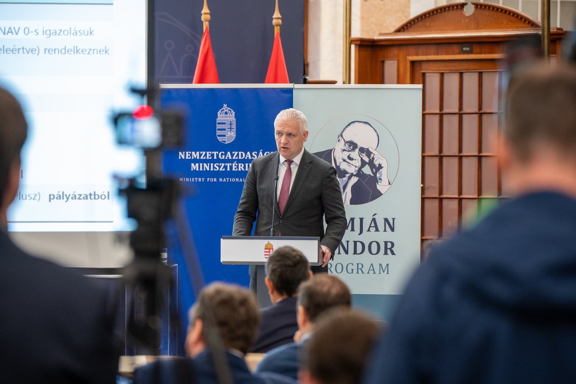 Berobbant az érdeklődés a fix 3 százalékos vállalkozói hitelek iránt