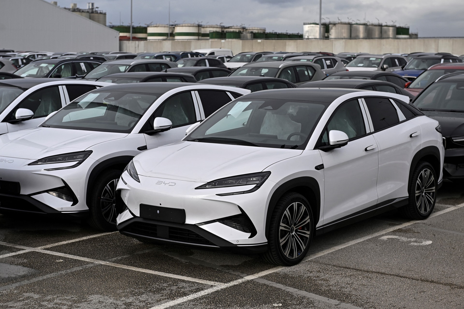 Több mint százezer kínai autót hív vissza a BYD – bajban a Tesla trónörököse