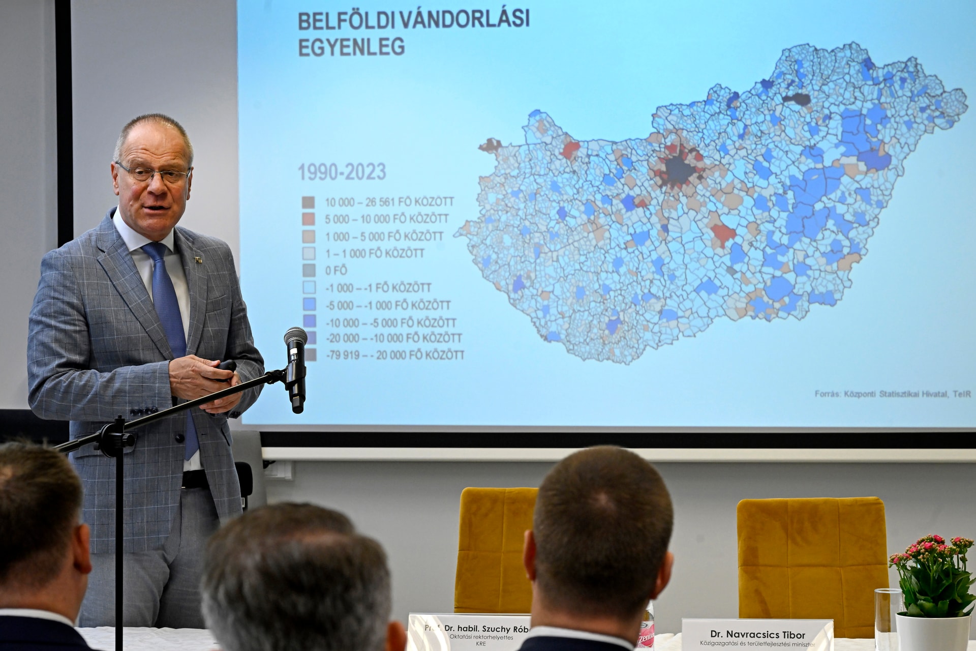 Az ingatlanszerzés korlátozása kikerülhet a helyi önazonosság védelméről szóló törvénytervezetből