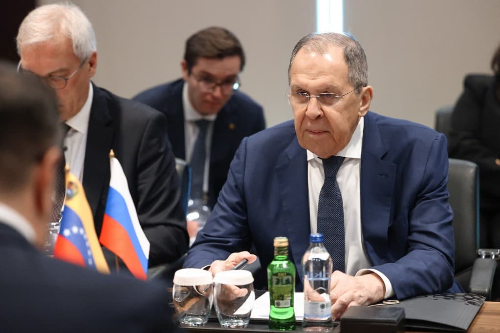 Lavrov szerint háborúra készül az euroatlanti közösség