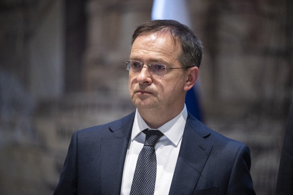Medinszkij szerint a Zelenszkij támogatására költött pénzt kidobták az ablakon
