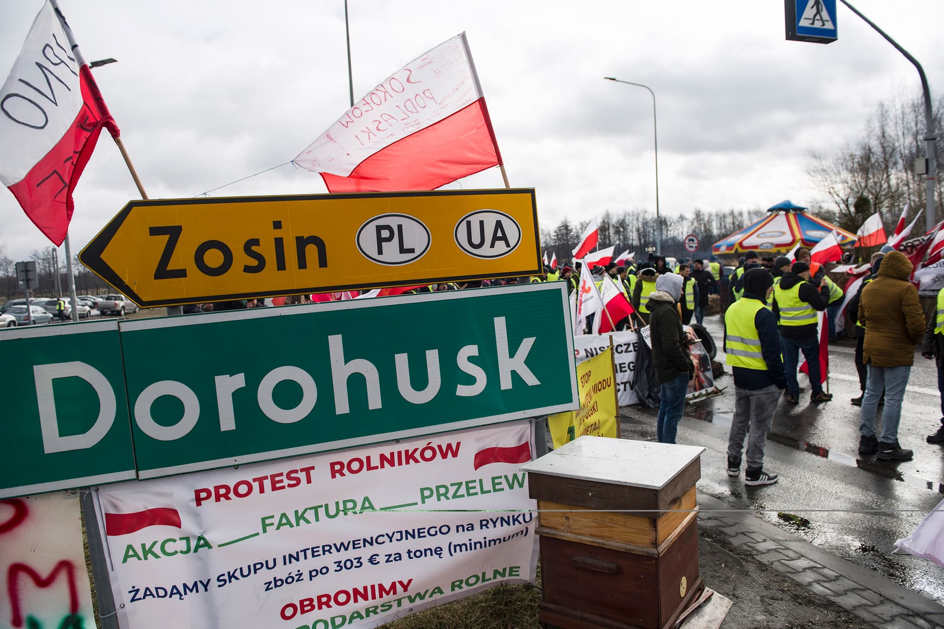 Lengyel fuvarozók vették blokád alá az ukrán határt