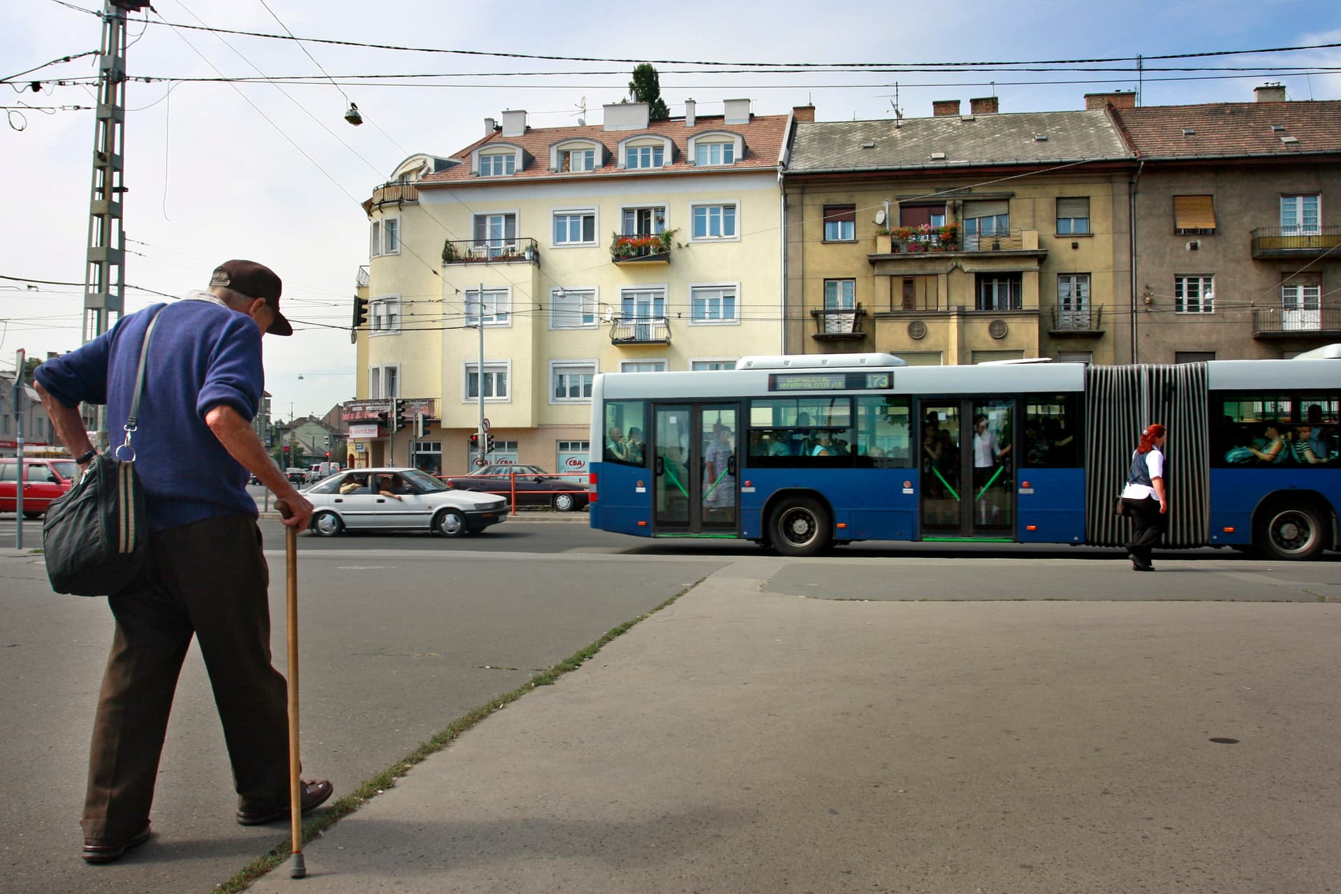 Forgalomkorlátozás és villamospótlás a Bosnyák téren