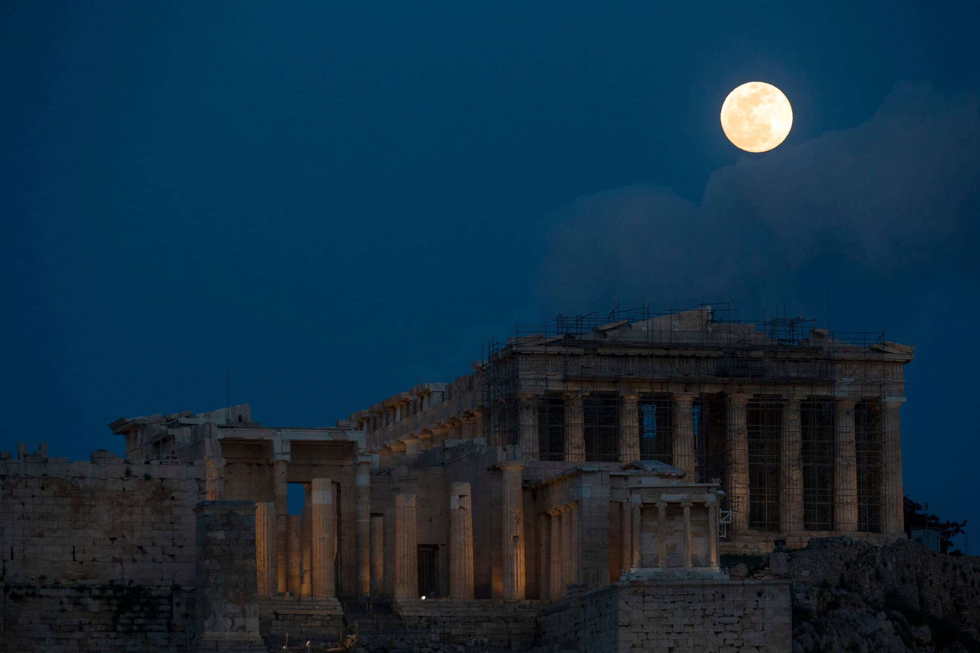 Megfejtették a Parthenon káprázatos ősi világítási rendszerének rejtélyét