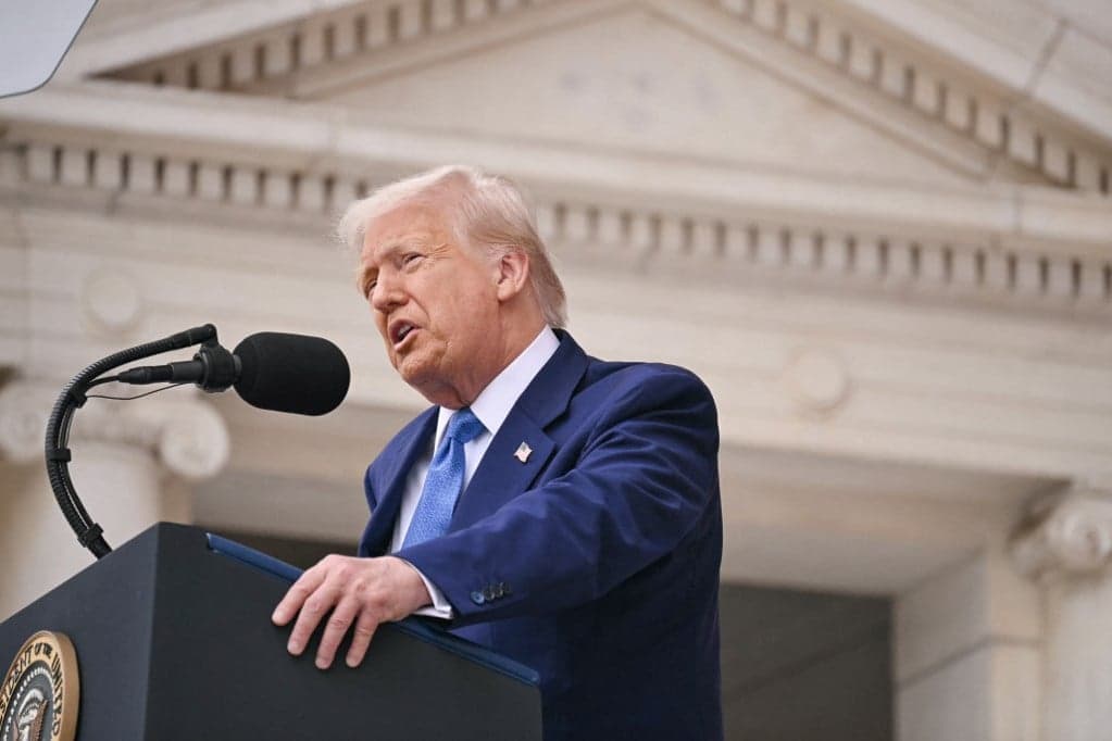 Trump hisz Istenben