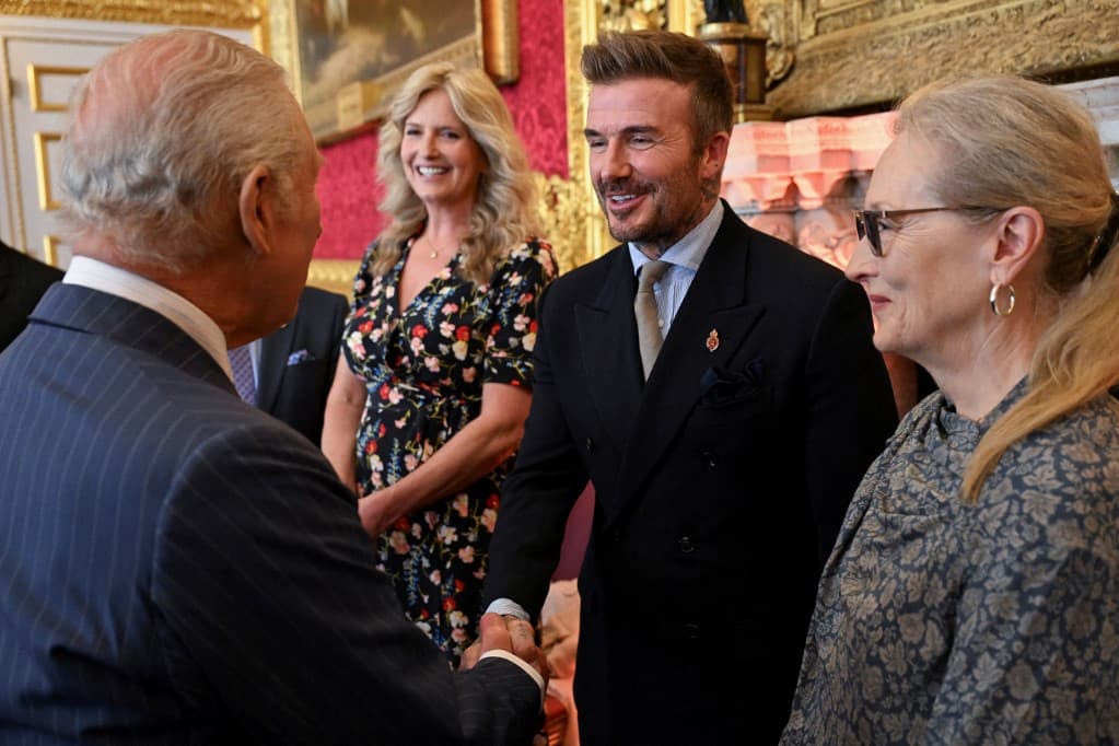 Lovagi rangra emelte a brit uralkodó David Beckhamet
