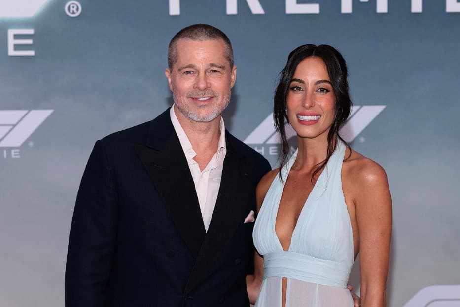 Brad Pitt átvette új barátnőjének stílusát