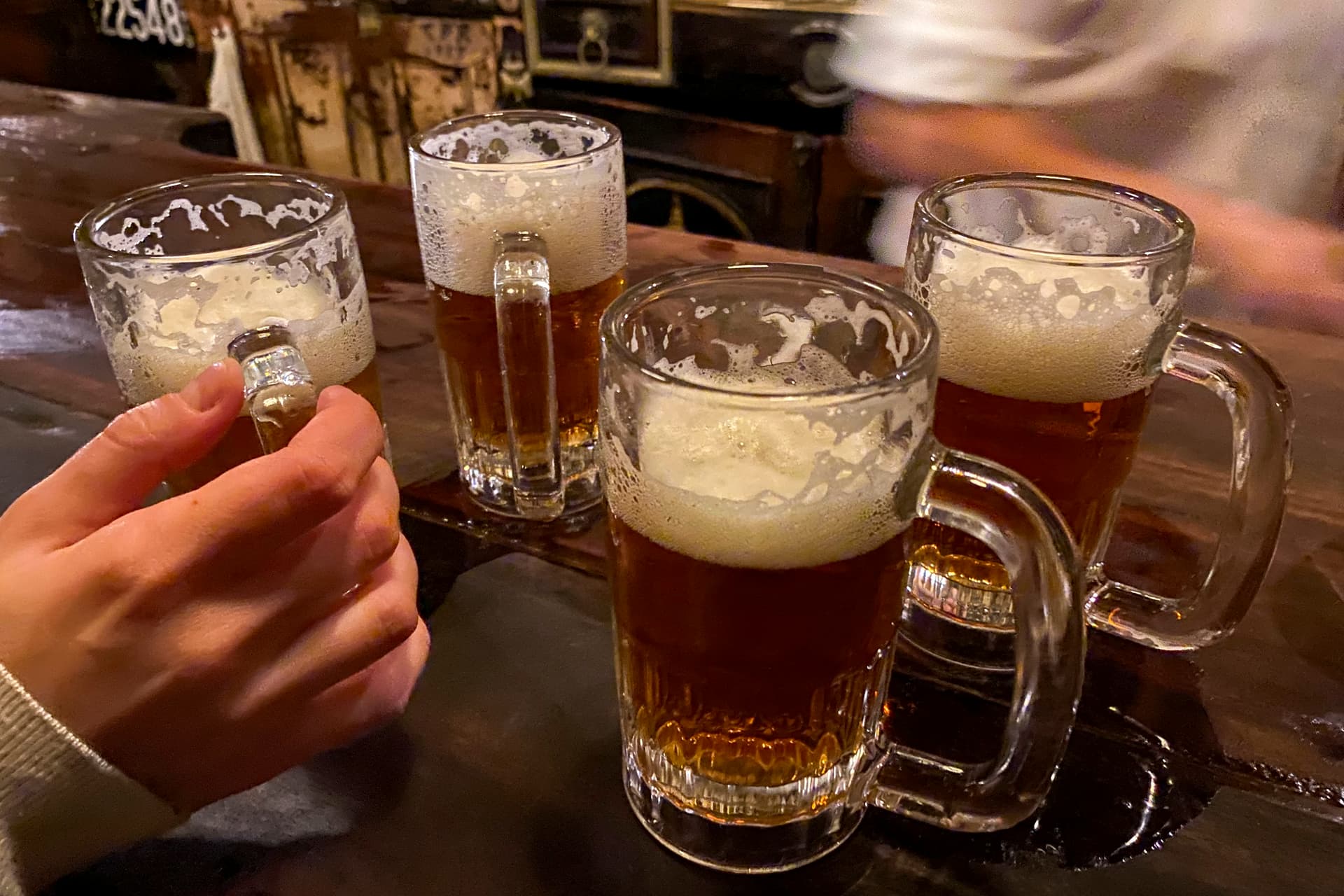 Kiderült, hány percet vesz el az életünkből egy pohár alkohol