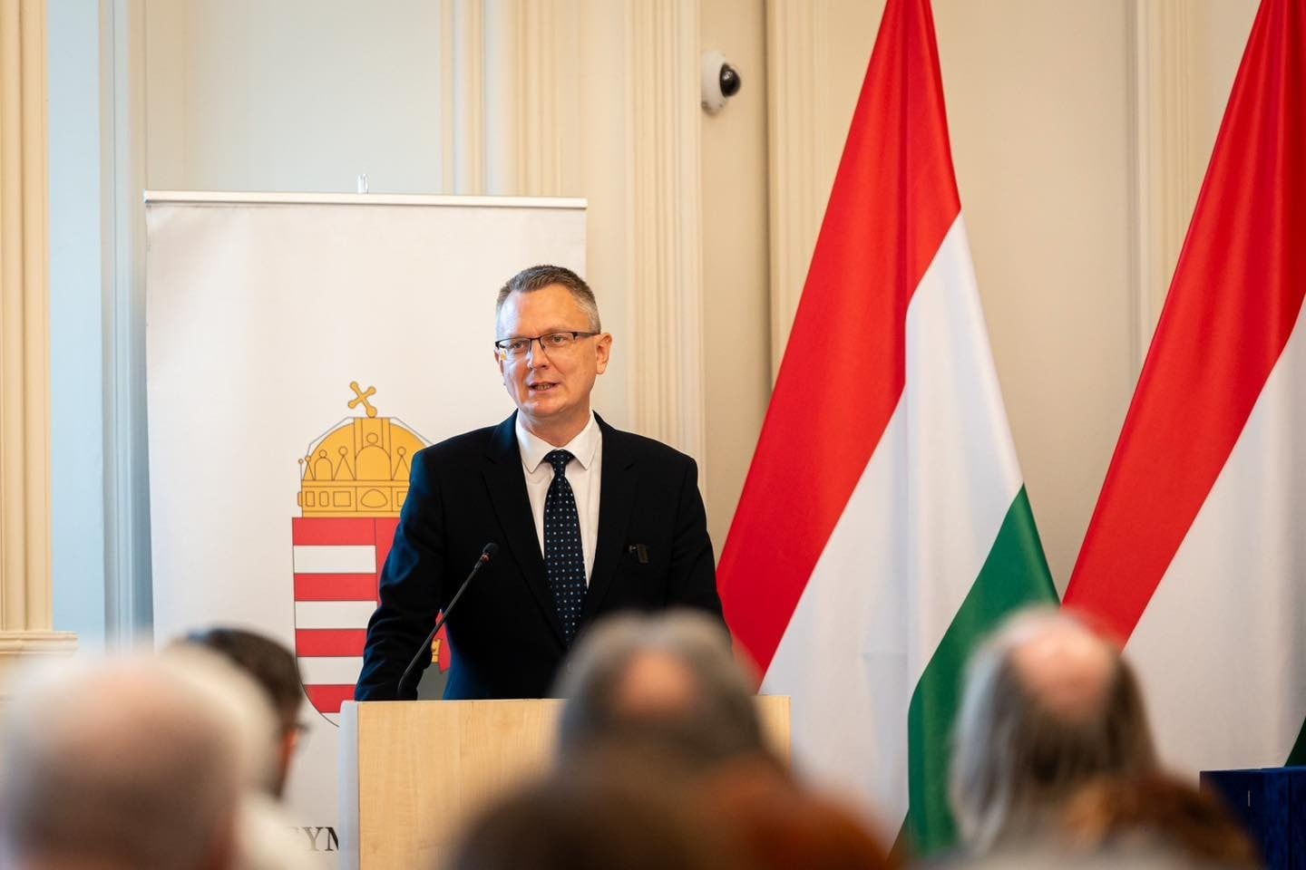 „Olyan vezetőkre van szükség, akik kiállnak az ország érdekeiért”