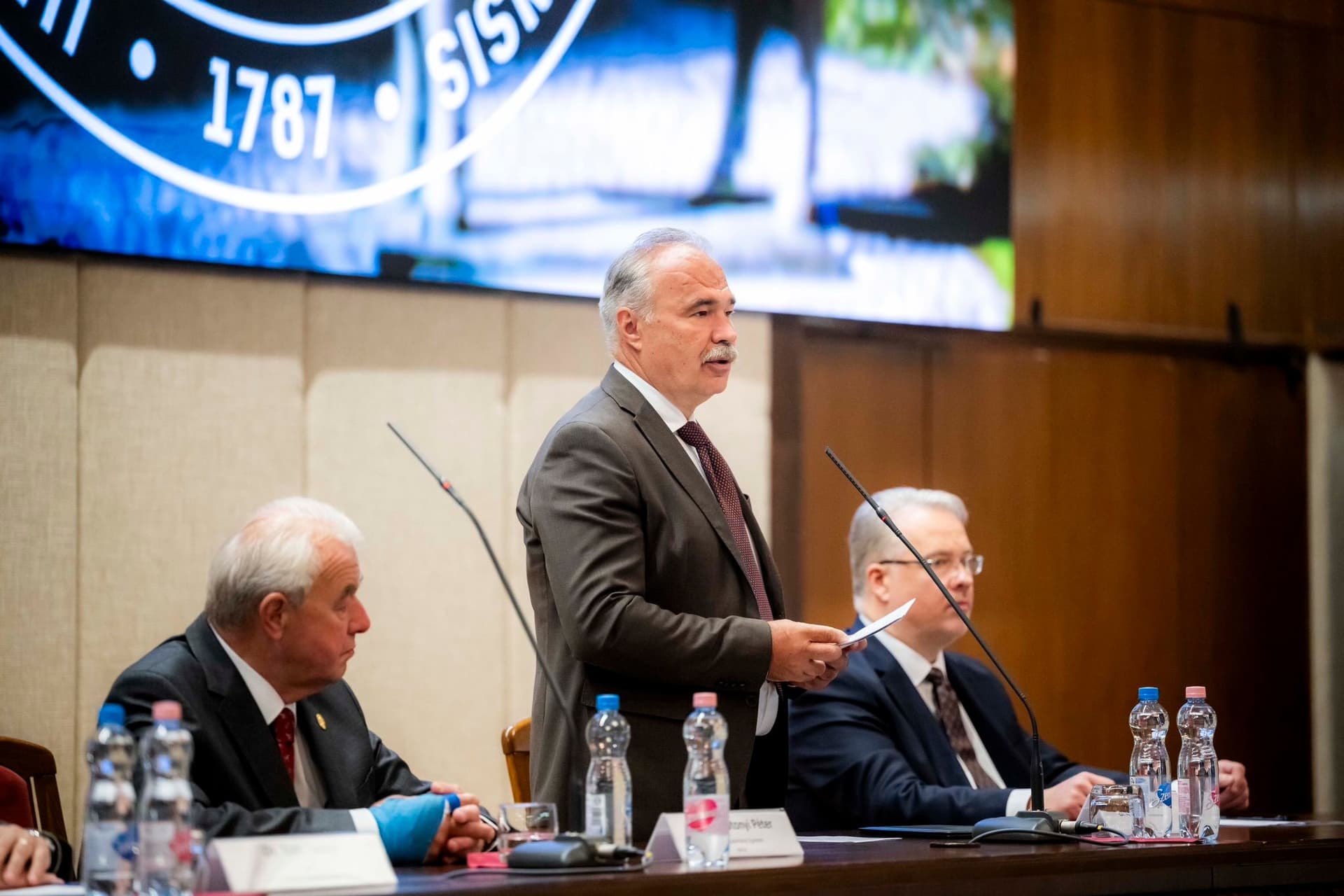 Kormányzati támogatás a bajbajutott tenyésztőknek