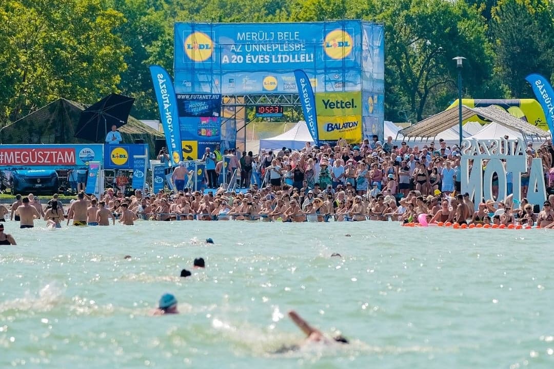 Betelt a Balaton-átúszás