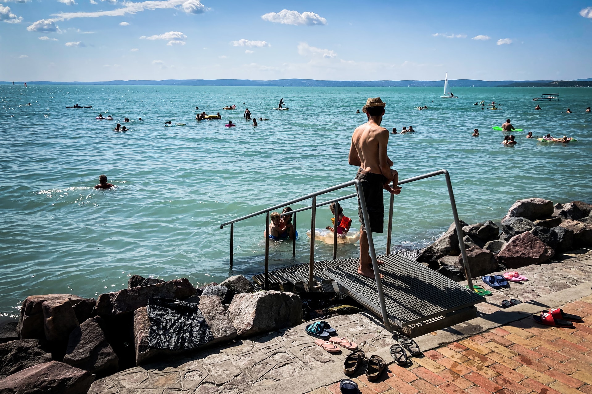 Kegyesrendiek a Balaton partján