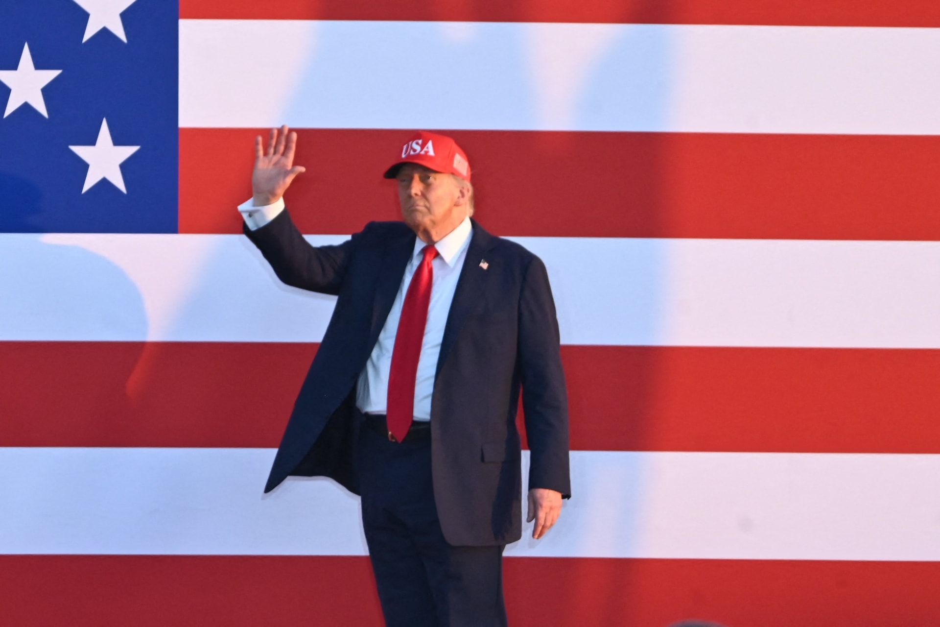 Trump Oroszországgal kapcsolatos új nyilatkozatai reményt keltettek Európában