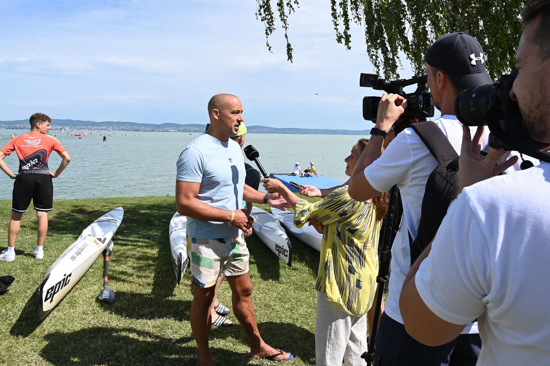 Ünneppé avanzsálódott a Balaton-átevezés