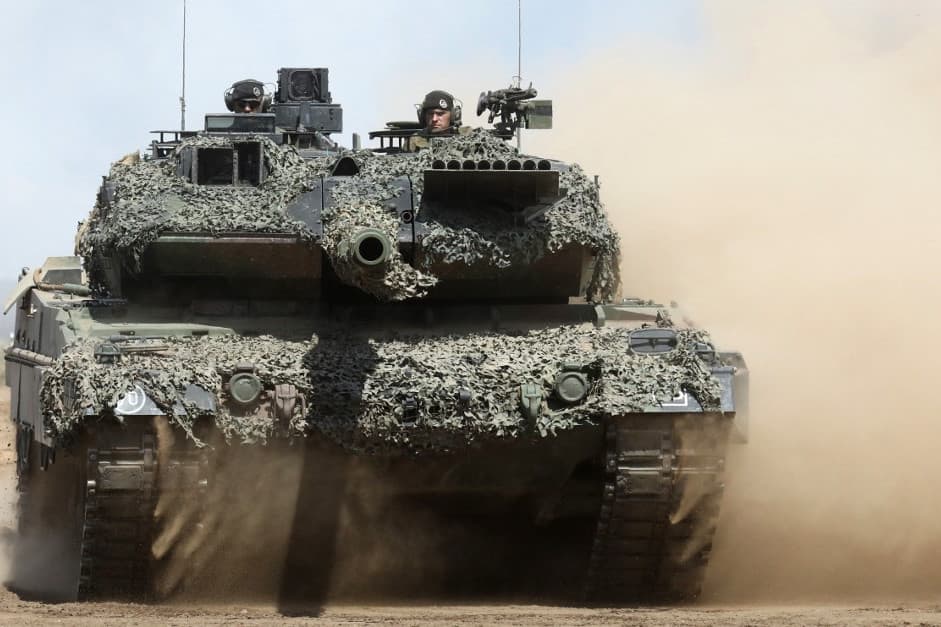 Kamikaze drónnal lőttek ki egy Leopard harckocsit az oroszok + Videó