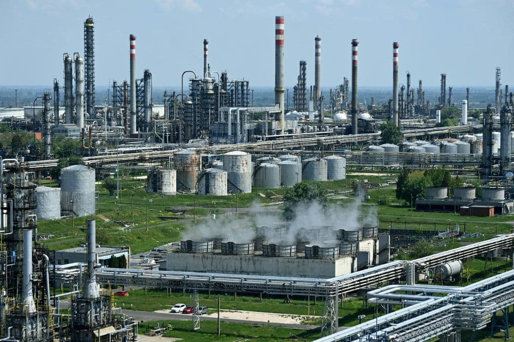 Olajszállítási szerződést kötött a Janaf és a Mol