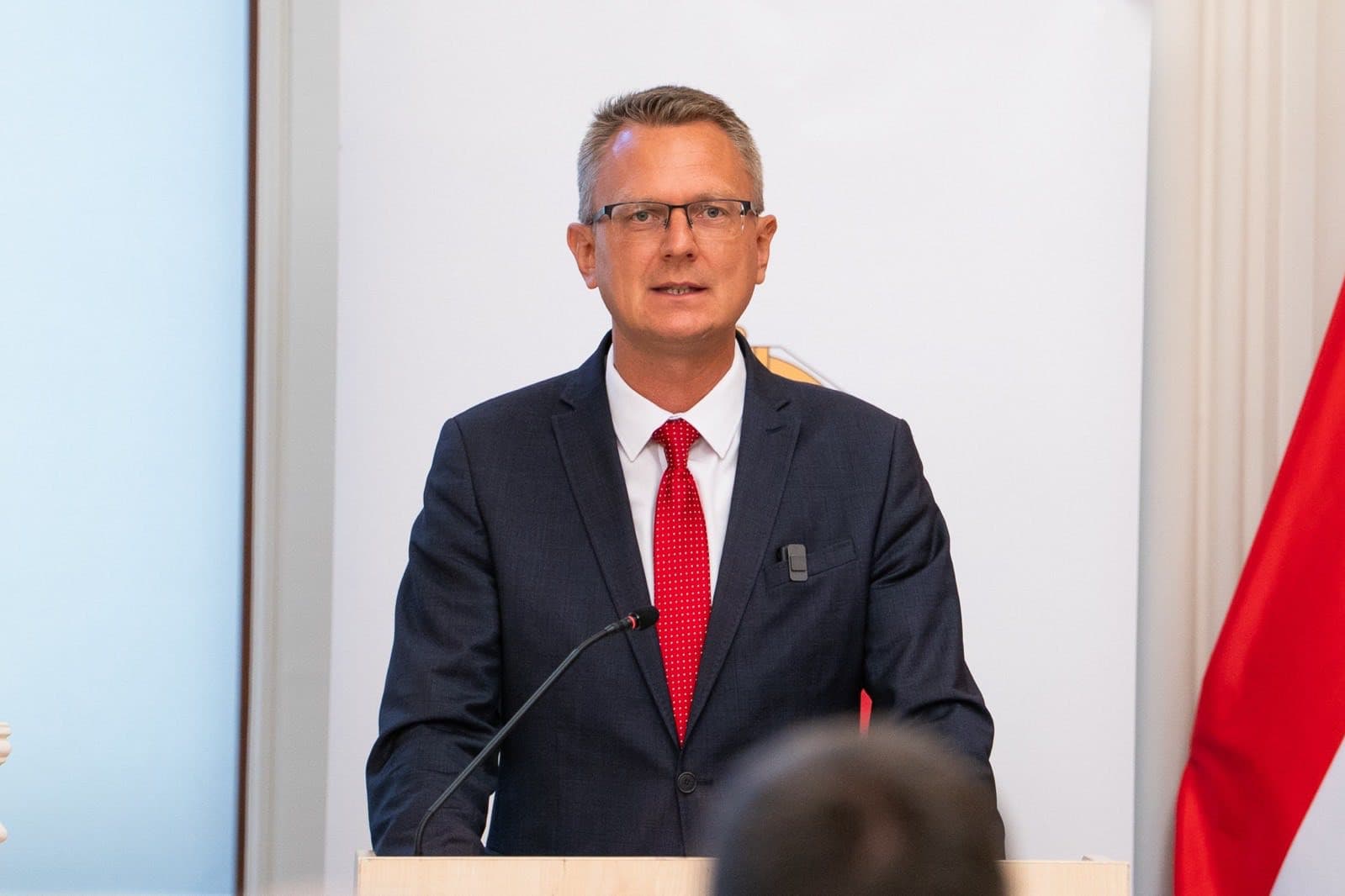 „A diktatúrák a szuverenitás, a családok és a kereszténység ellenségei”