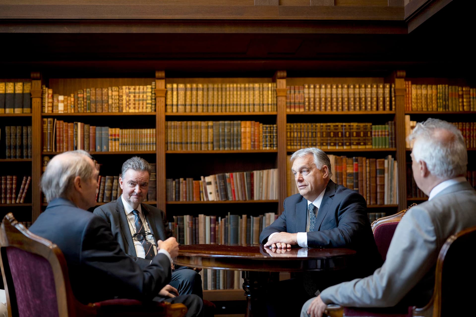Hivatalos látogatáson Orbán Viktornál