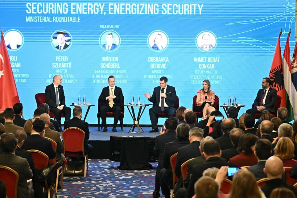 Új energiahíd épül Szerbia felé