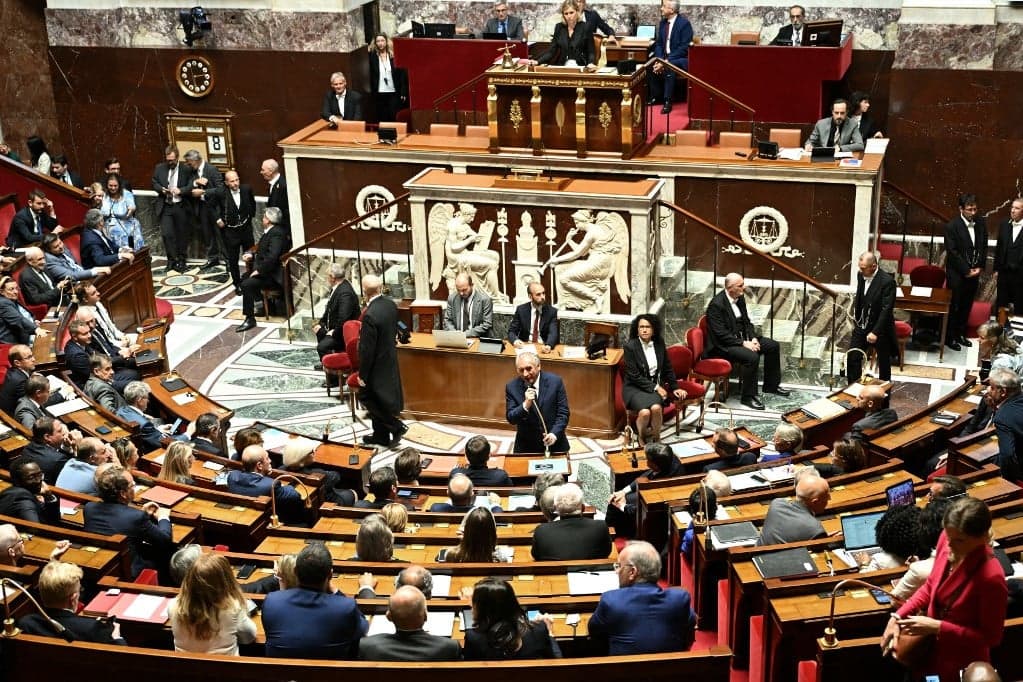 Megbukott a francia kormány