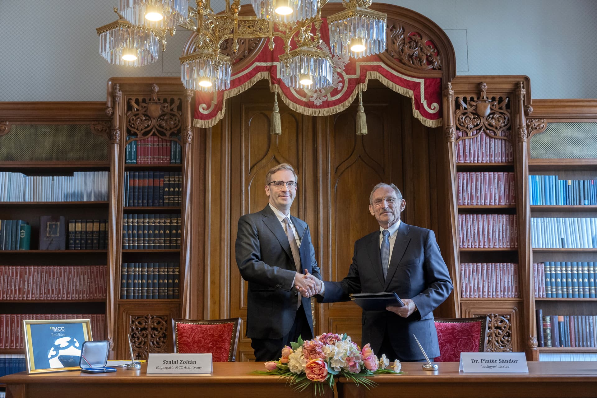 Megállapodás az MCC Alapítvánnyal
