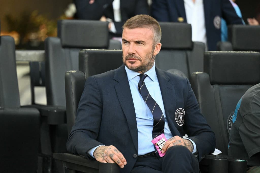 David Beckham Károly király nyomdokaiba lép