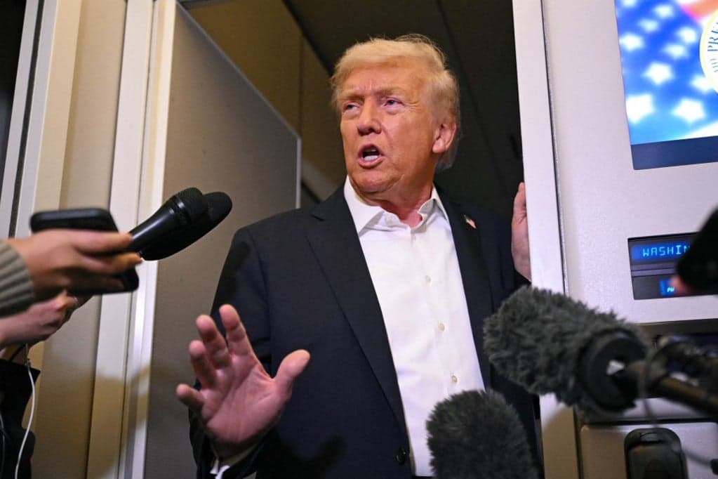 Újabb merénylet? Vadászles a közelben, Trump sürgősen elrepült Floridából