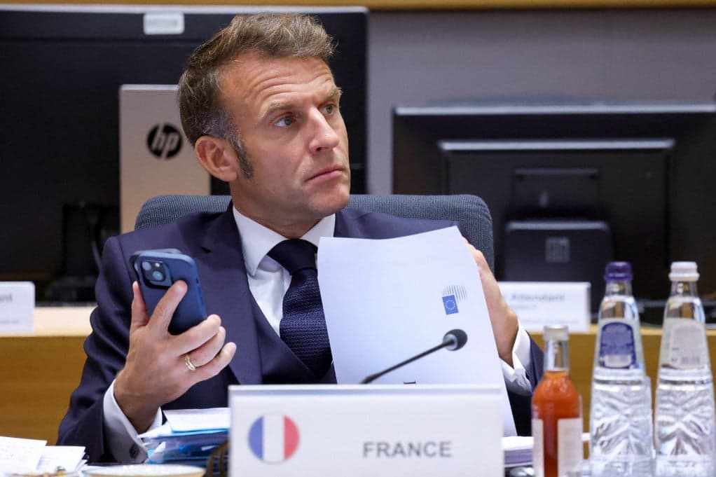 Macron elégedetlen, de kész a kompromisszumra