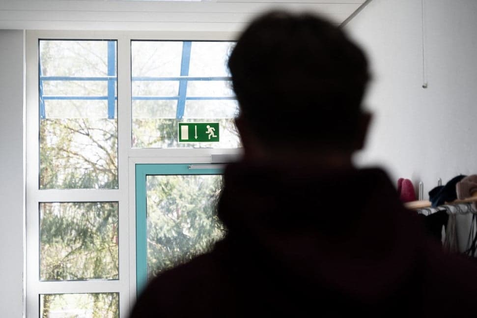 Pszichiátrián kötött ki a késes támadó