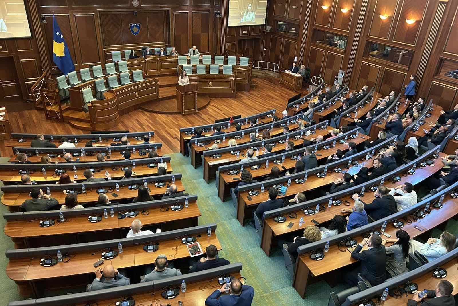 Nem szavazta meg az új kormányt a koszovói parlament