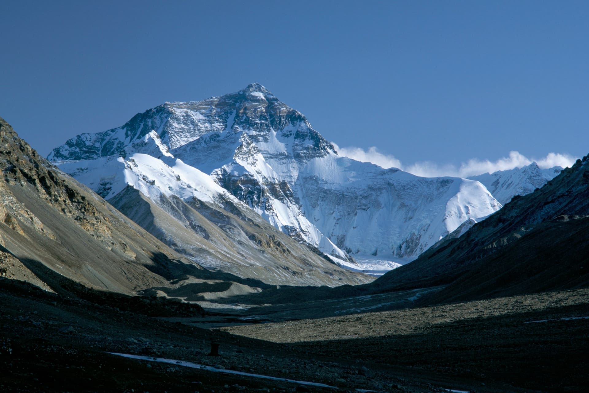 Jim Morrison elsőként síelt le a Mount Everest északi falán + VIDEÓ