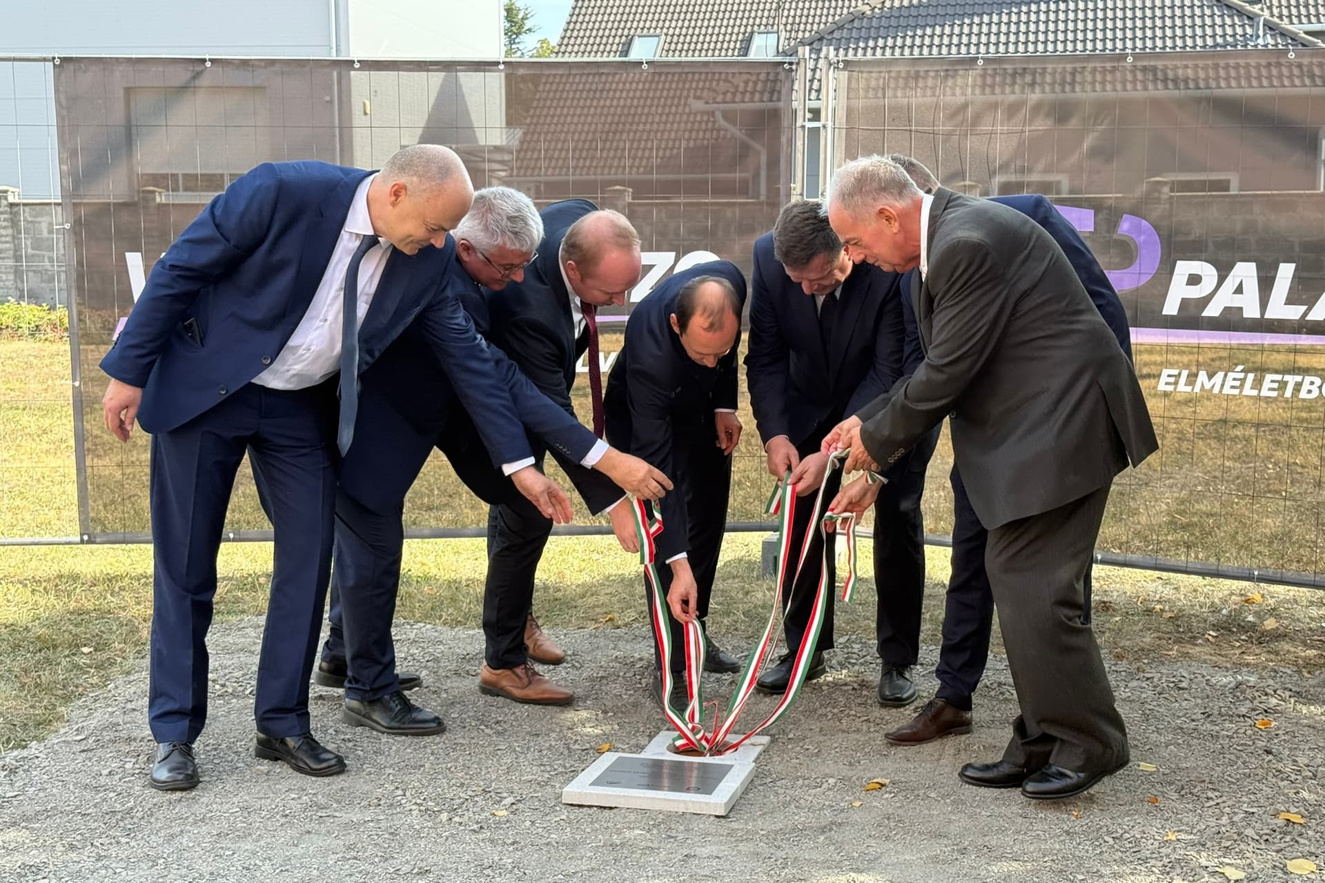 Szakképzési centrum új tornacsarnokának alapkövét tették le Pécsen