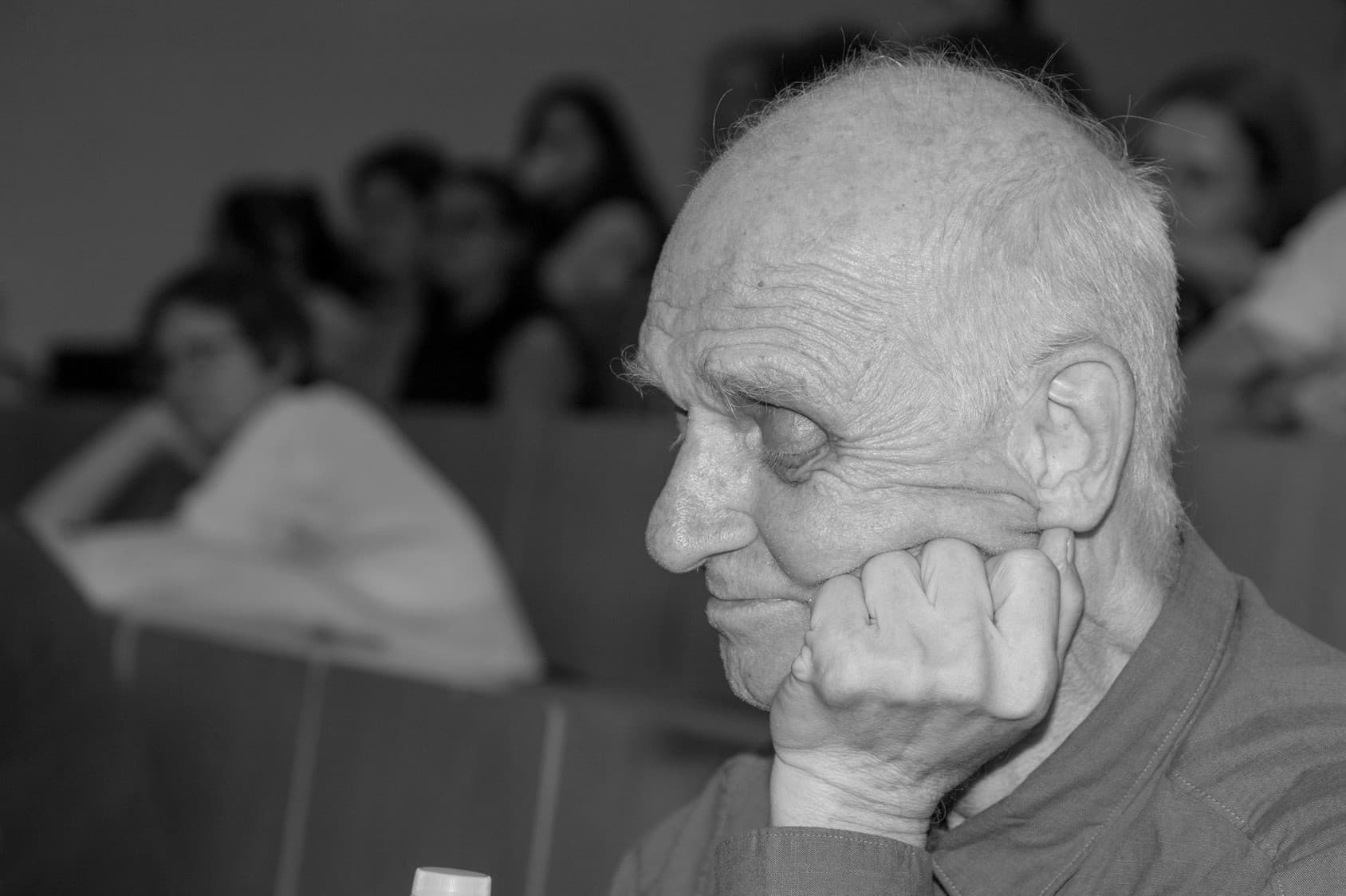 Elhunyt György Péter esztéta