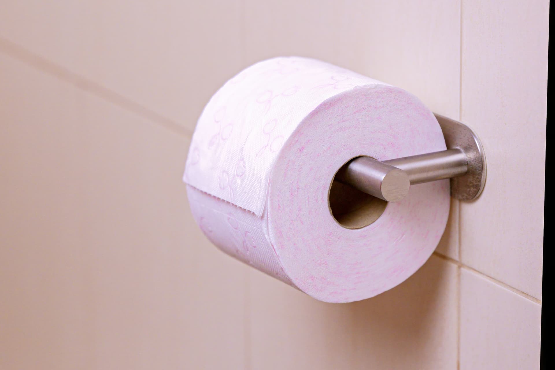 Mindannyian rossz helyen tartjuk a WC-papírt?