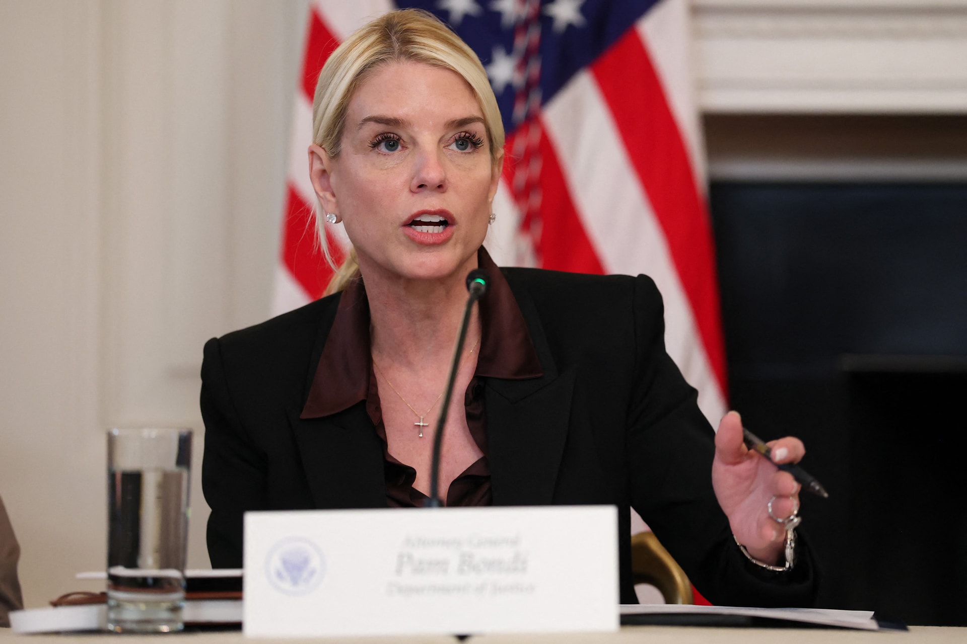 Az Antifa teljes megszüntetését jelölte meg célként Pam Bondi