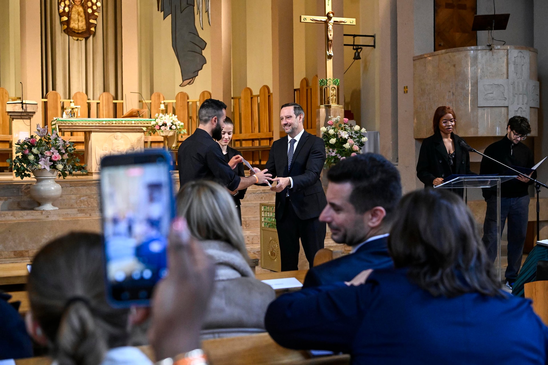 „Magyarország segítő kezet nyújt a keresztény fiataloknak”