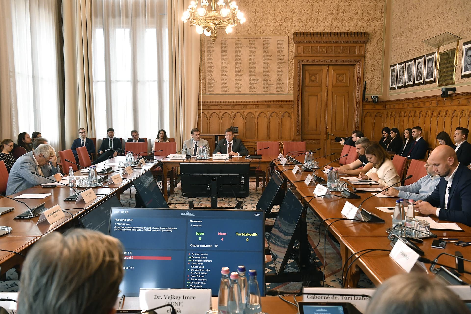 Brüsszel célja a magyar kormány leváltása