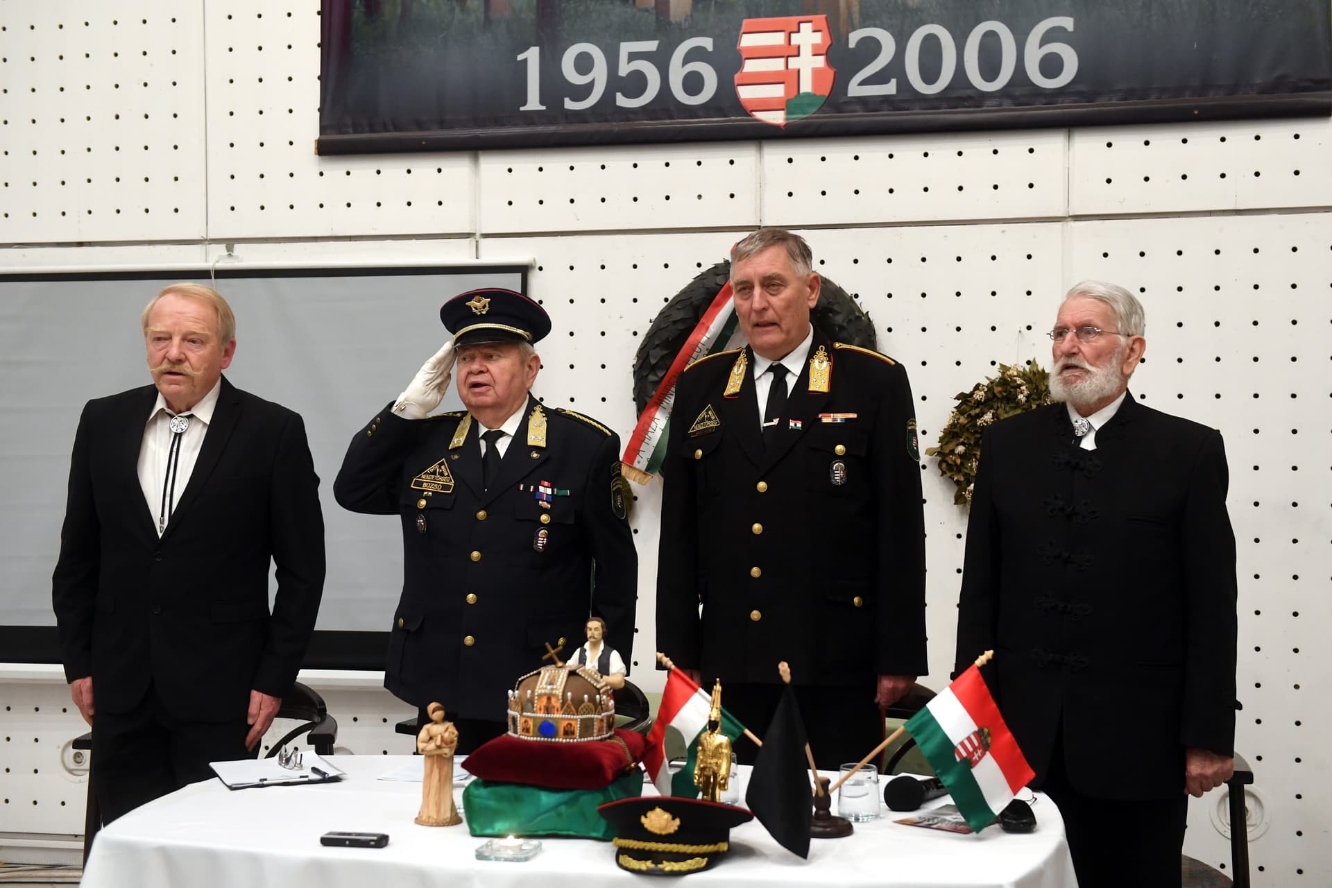 A hősök helytállásukkal állították helyre a magyar nemzet becsületét
